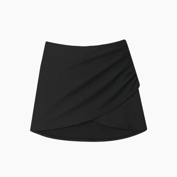 Summersalt swimsuit and swim skirt. - Picture 4 of 10